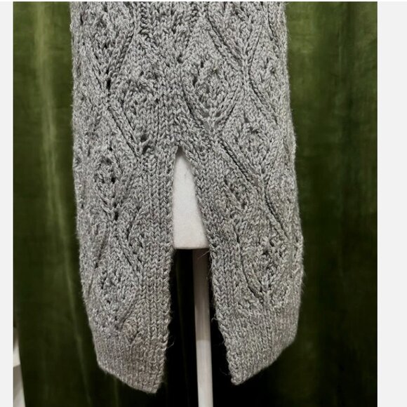 Gray Knitted Sweater with Leaf Pattern Cozy Handmade Wool Blend Pullover 🩶 - Picture 12 of 12